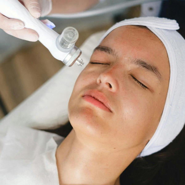 Skin Whitening Laser Treatment – Benefits, Procedure & Cost in India (2025)